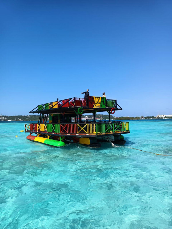 Bar Raizal Franz | Tour en San Andrés